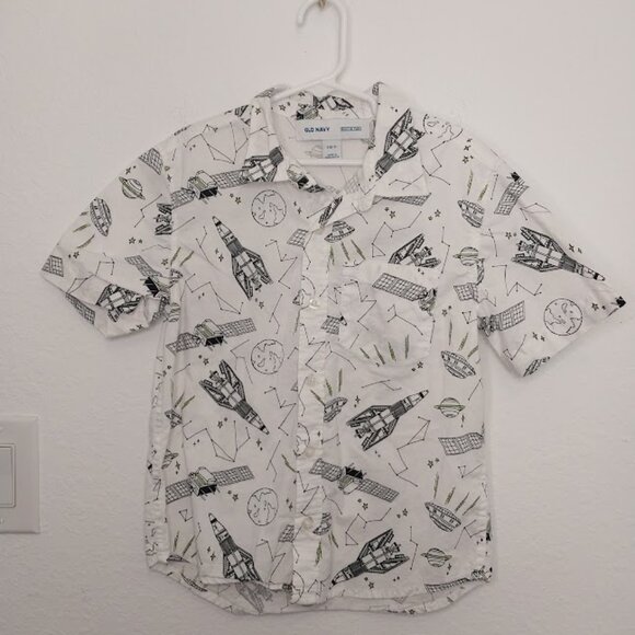 Old Navy: 2 Boys Space Button Shirt - Picture 8 of 11
